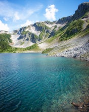 Hike to Gunsight Lake