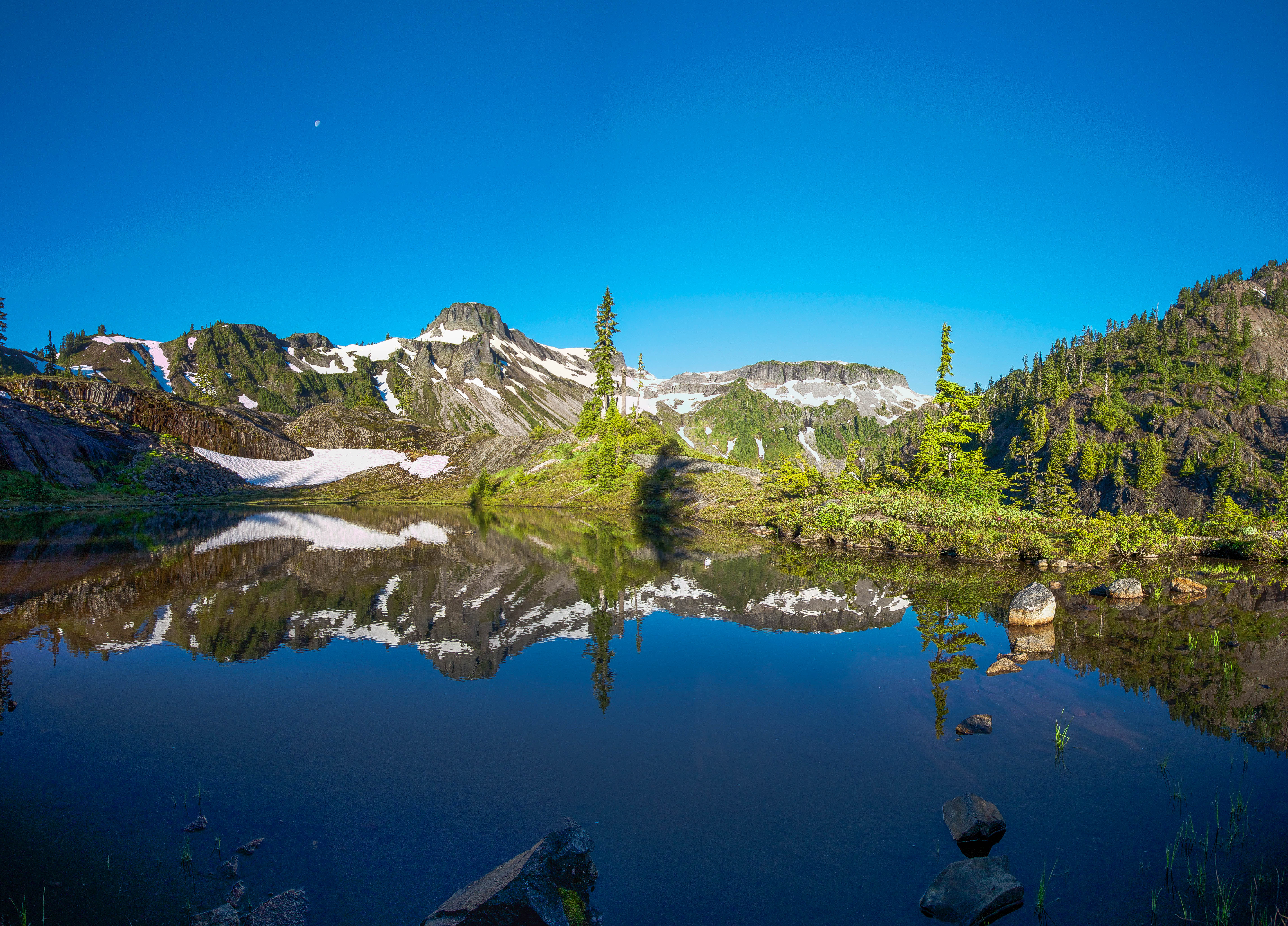Hike the Bagley Lakes Trail