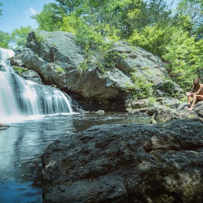 Explore Chapman Falls in Devil's Hopyard SP