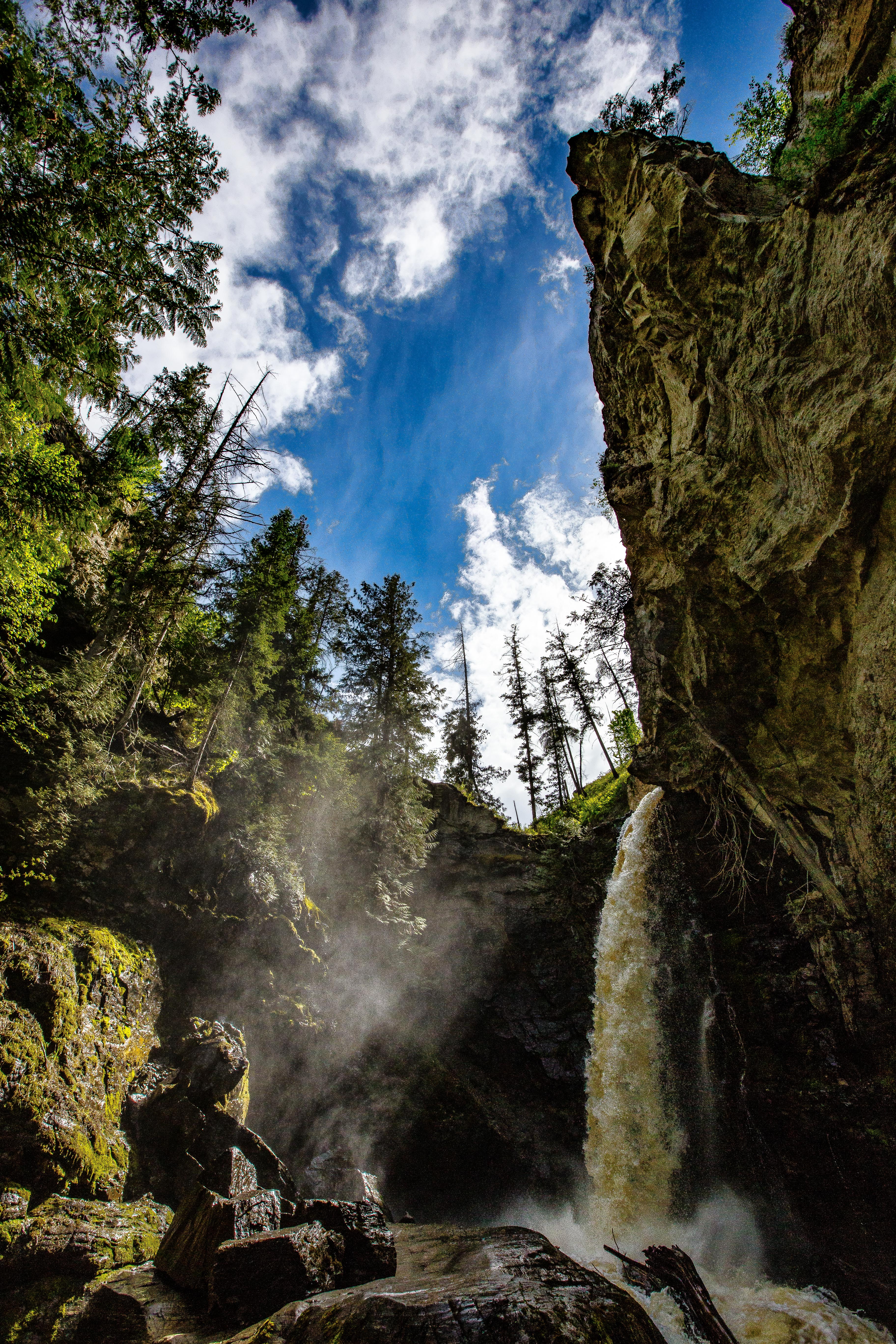 Hike to Crawford Falls