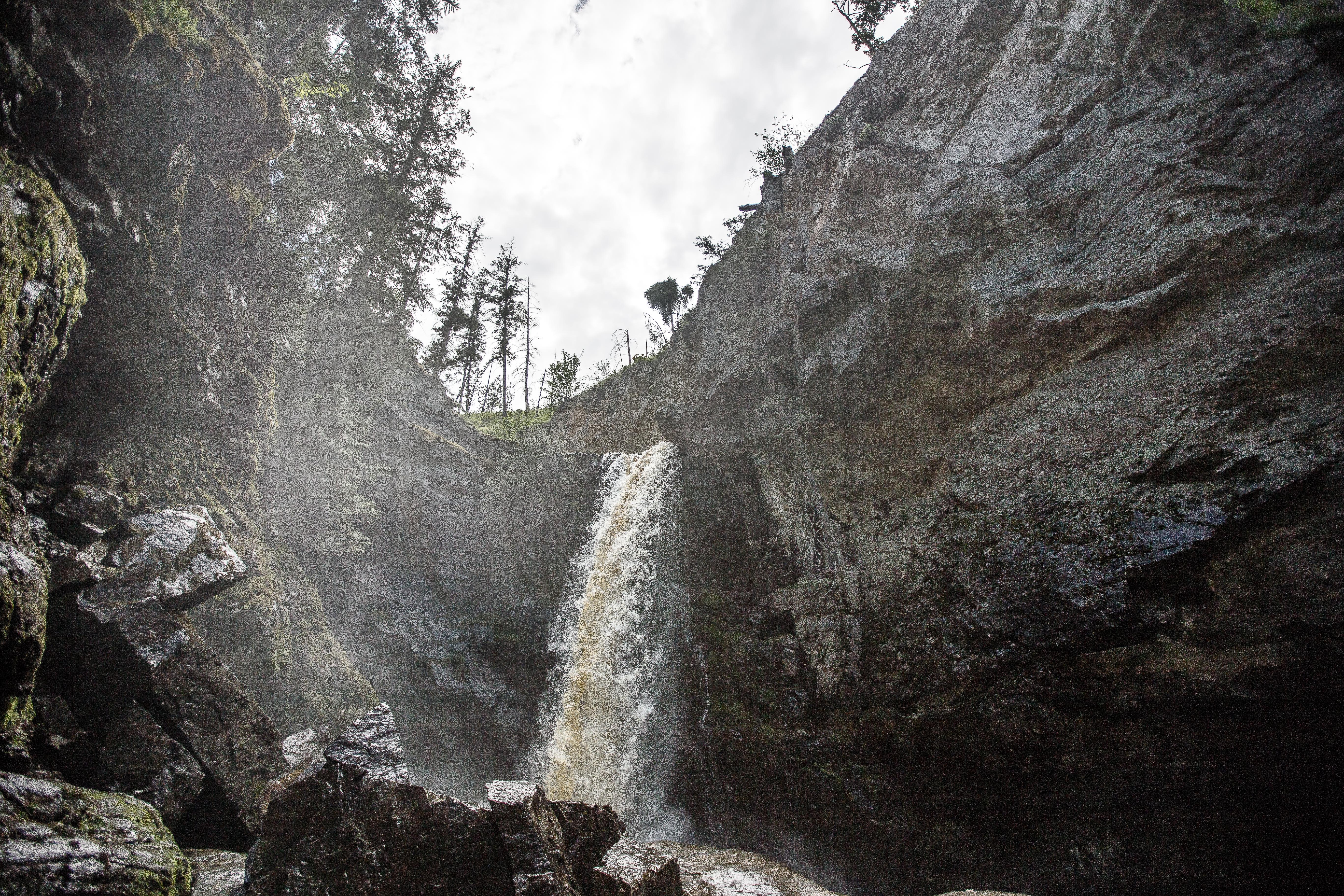 Hike to Crawford Falls