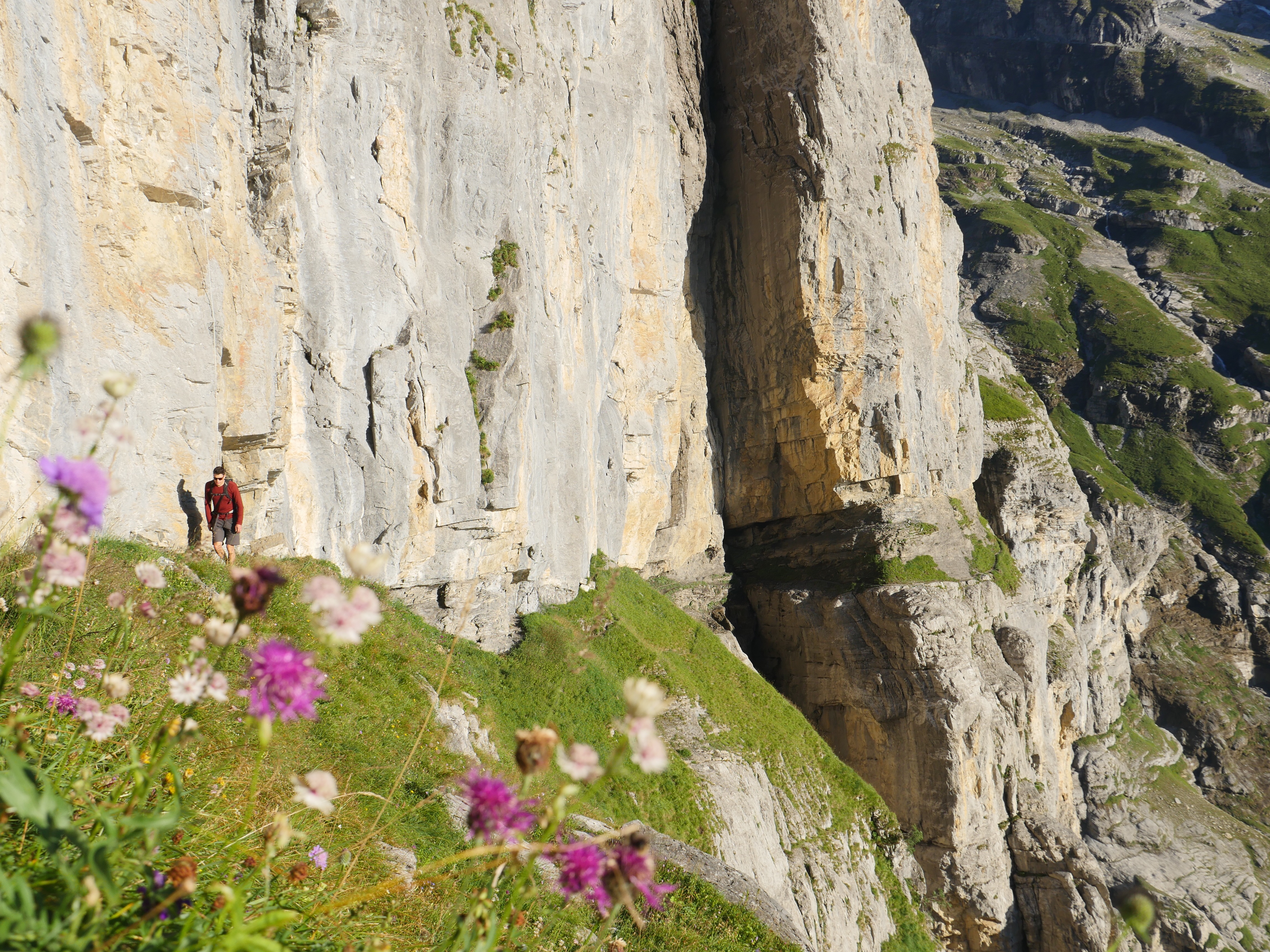Hike the Fründenschnur Trail above Lake Oeschinsee