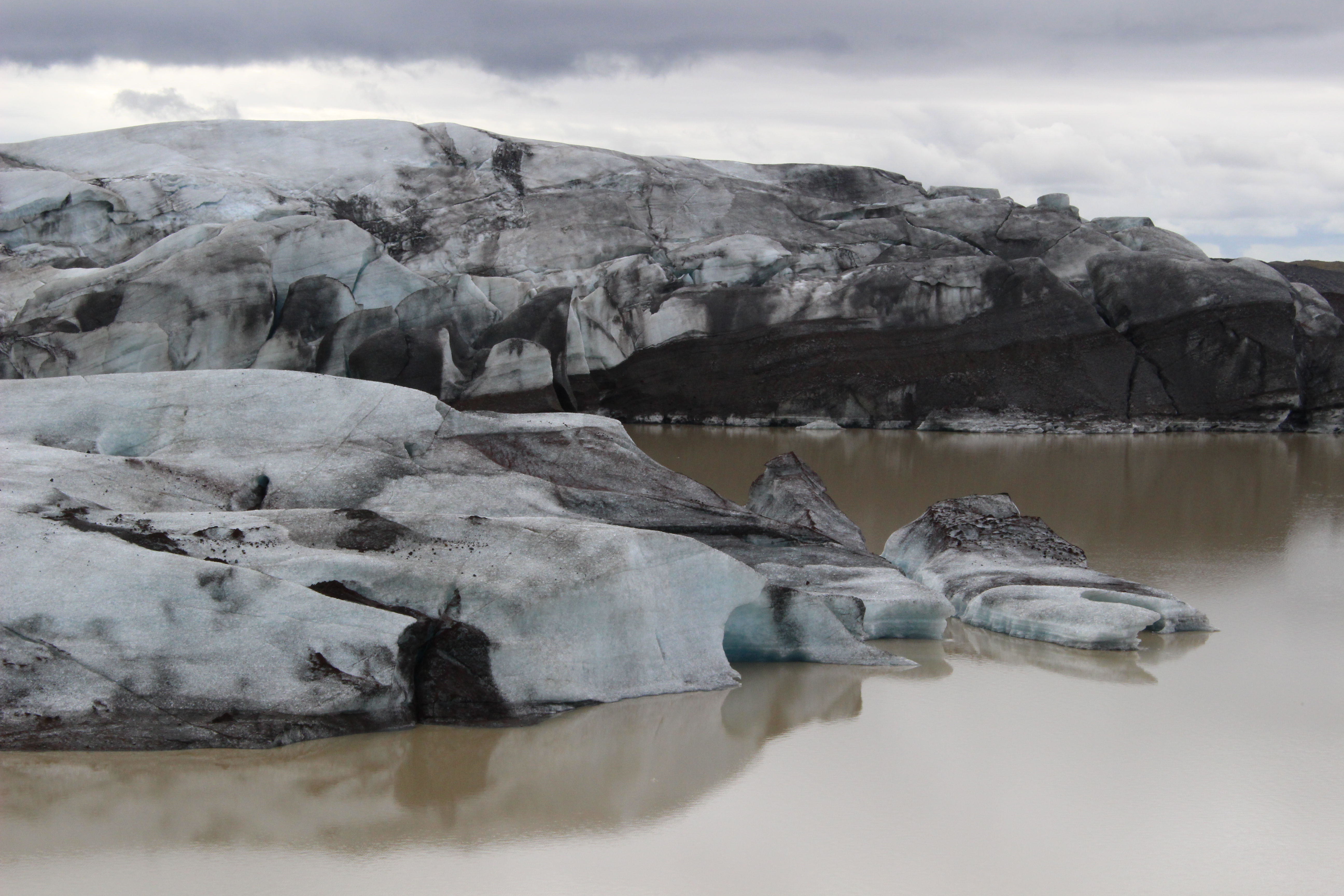 Explore Svinafellsjokull 