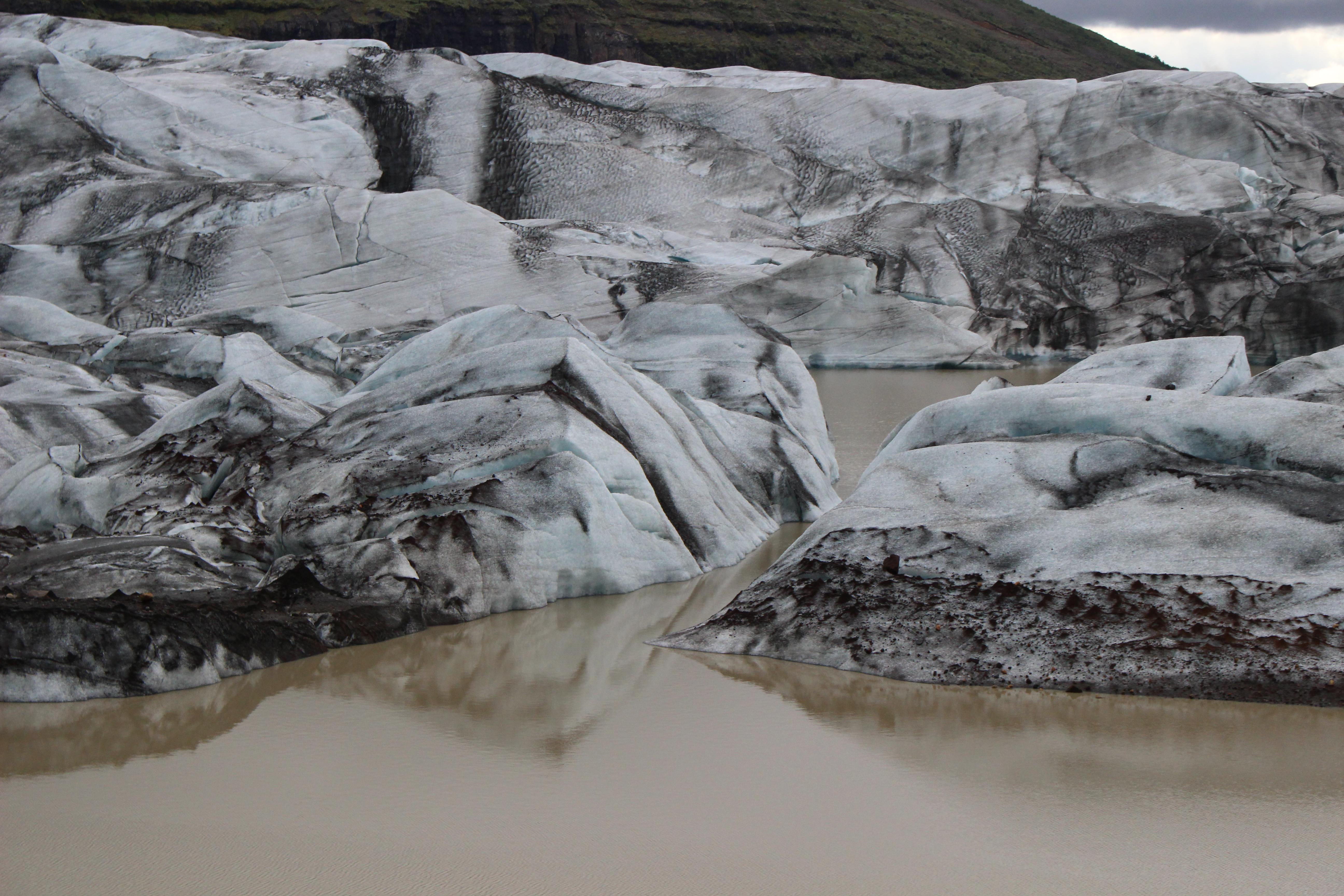 Explore Svinafellsjokull 
