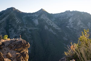 Hike to Bear Creek Overlook