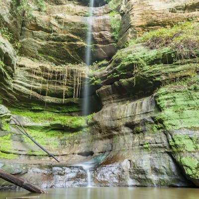 Hike to Wildcat Canyon at Starved Rock SP