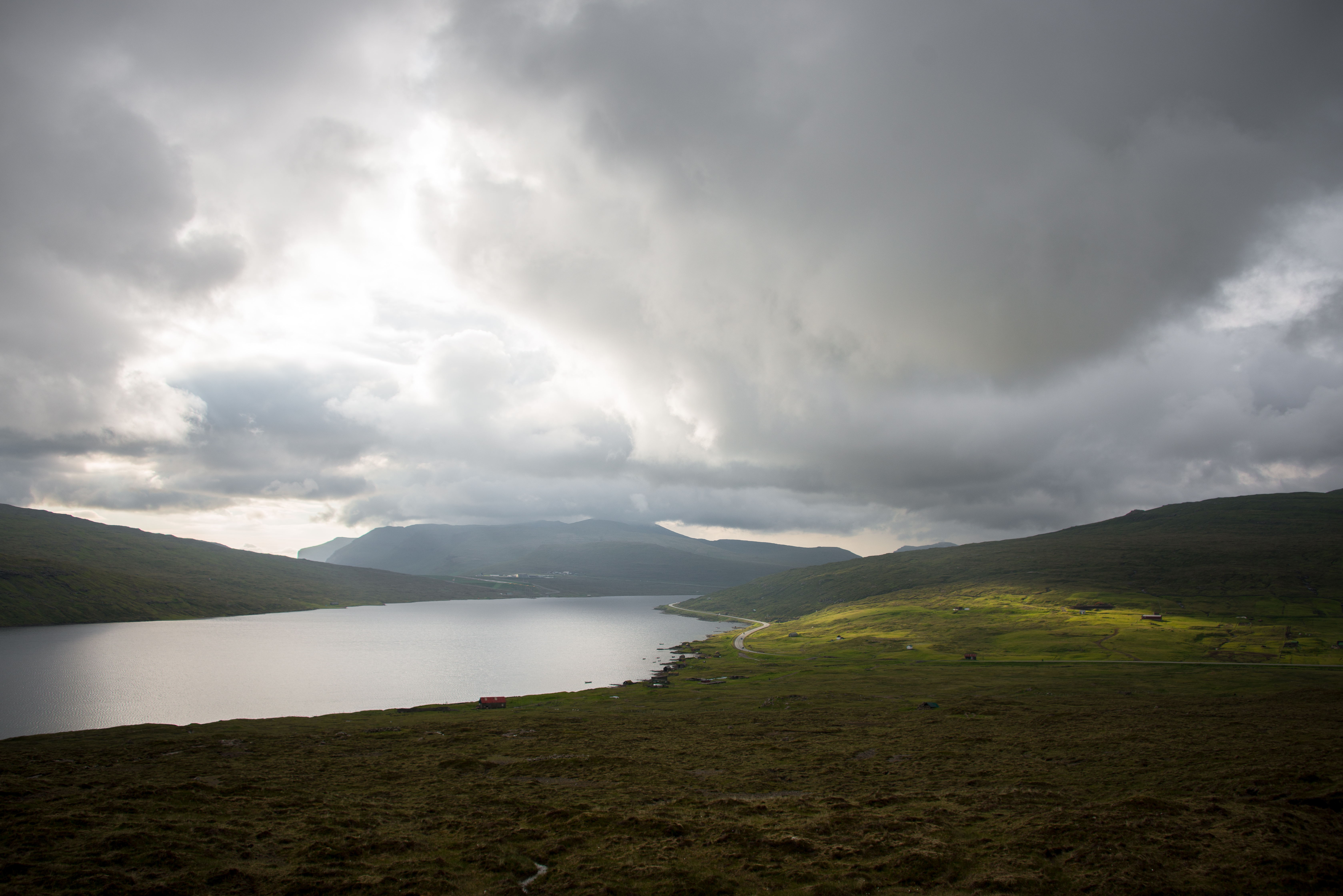 Hike along Lake Leitisvatn