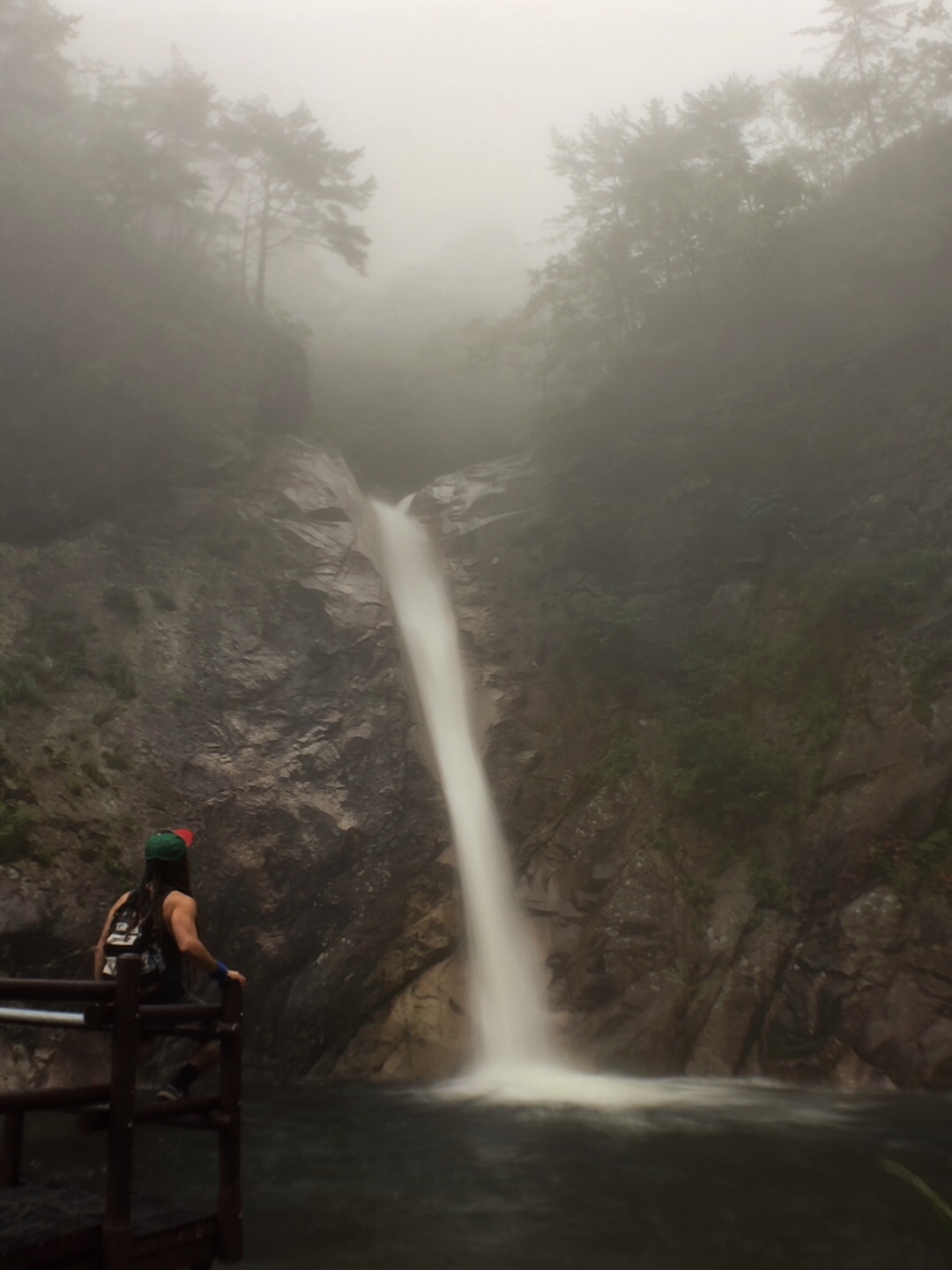 Hike to Biryong Falls