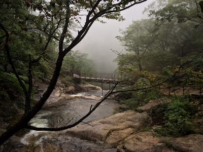 Hike to Biryong Falls