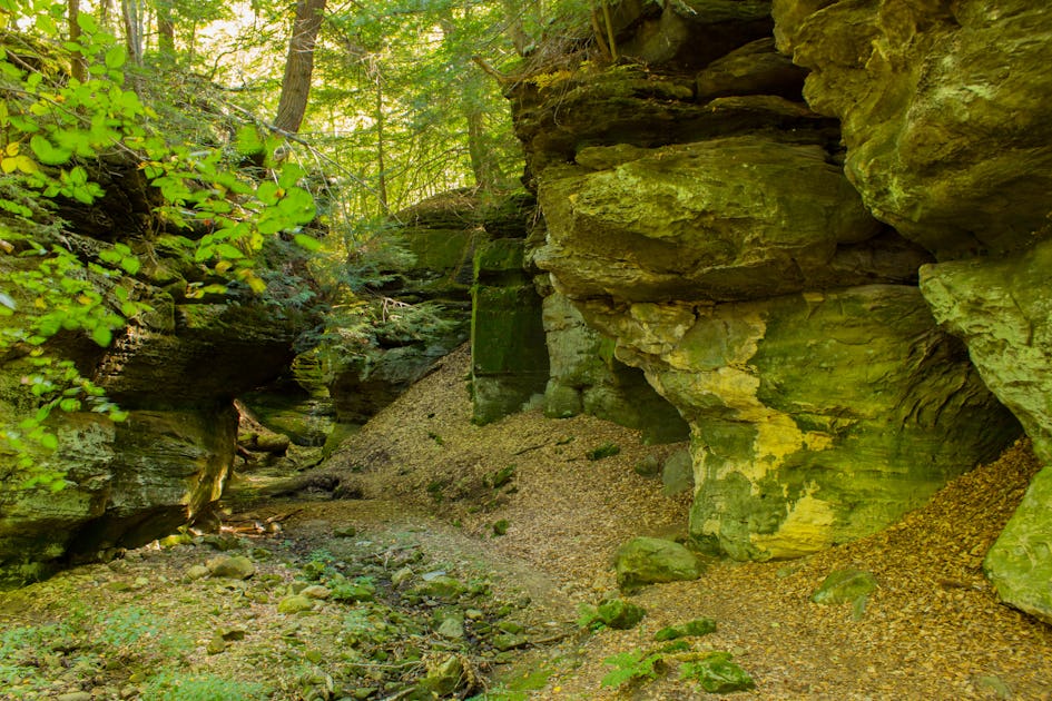 Hike to Ansel's Cave, Novelty, Ohio