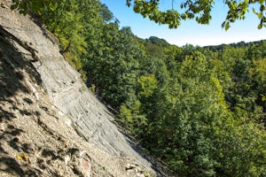 Hike into Hell Hollow 