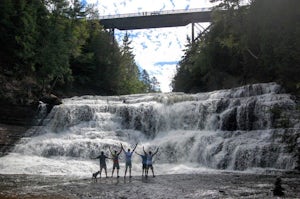 Hike to the Base of Agate Falls