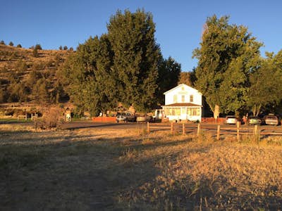 Frenchglen Historic Hotel and Camping