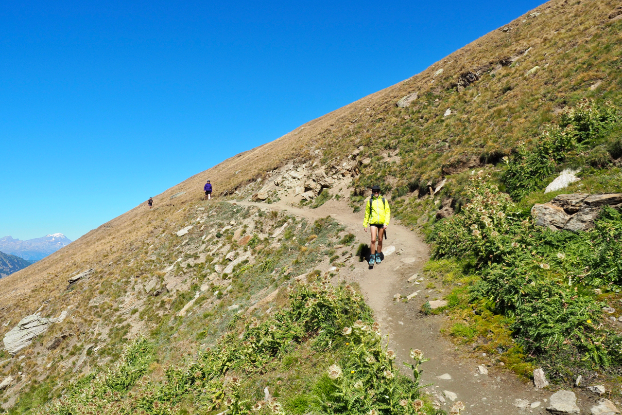 Hike the Almageller Höhenweg
