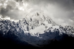 Backpack Kawariluo (卡瓦洛日神山) Holy Mountain Pass