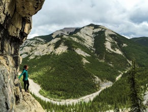 Hike to Bragg Creek Ice Cave