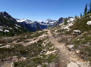 Hike Cutthroat Pass from Rainy Pass Trailhead