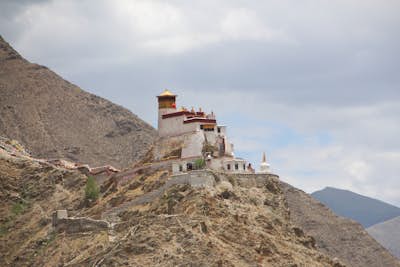 Hike Yumbulagang Monastery