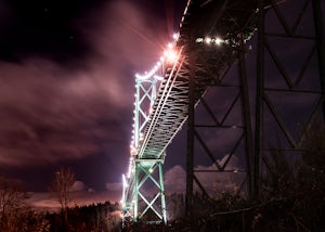 Photograph the Lions Gate Bridge