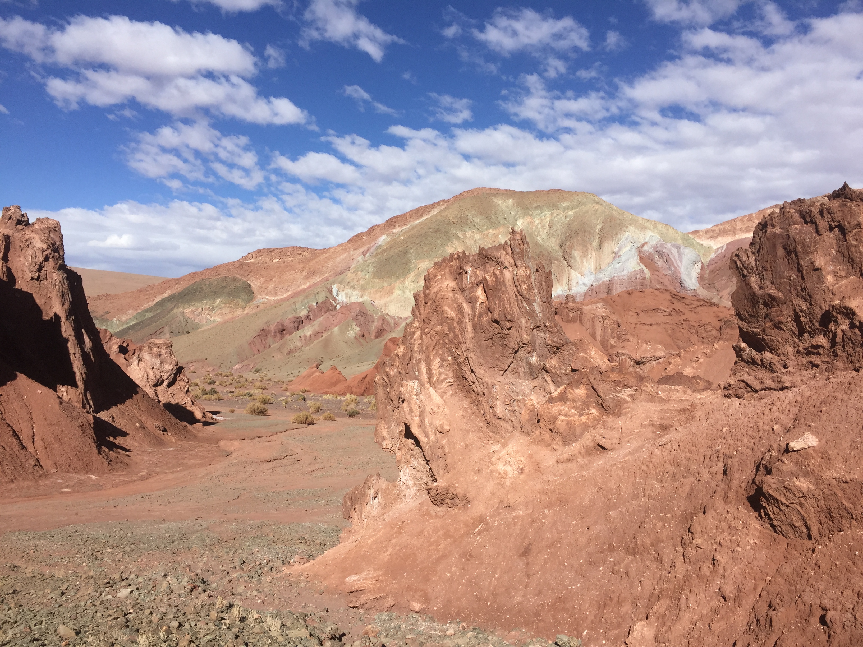 Explore Valle de Arcoiris in San Pedro De Atacama