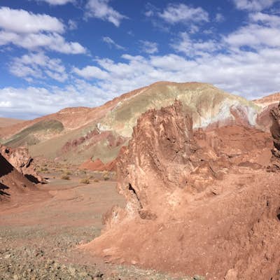 Explore Valle de Arcoiris in San Pedro De Atacama