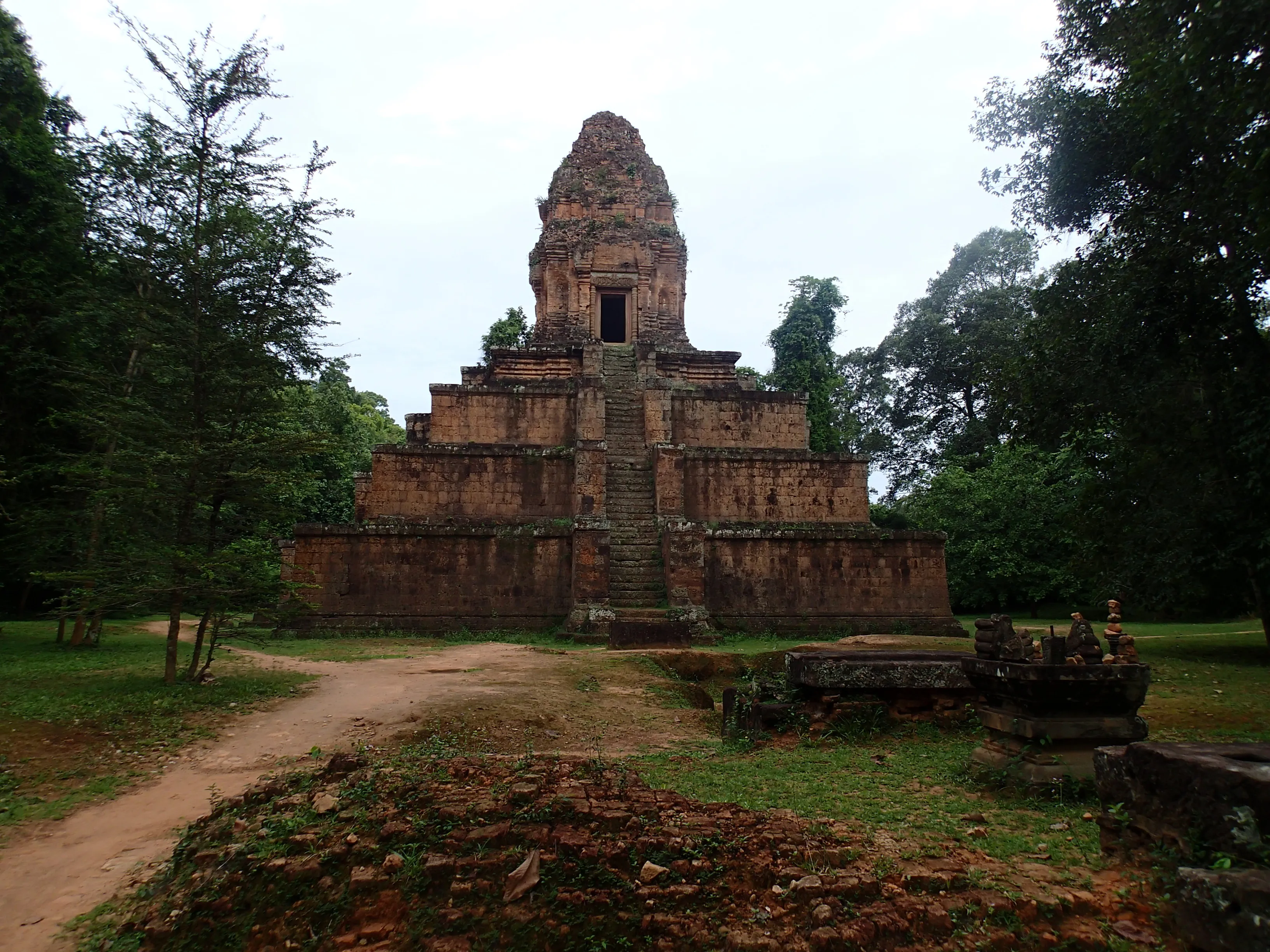 Explore Baksei Cham Krong