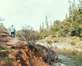 Hike to the Jumping Rock on the Bear River