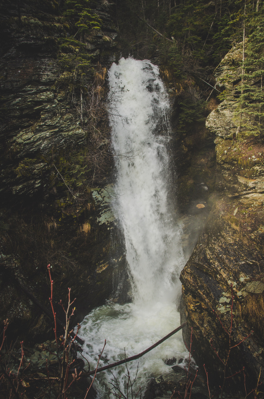 Explore Bijoux Falls