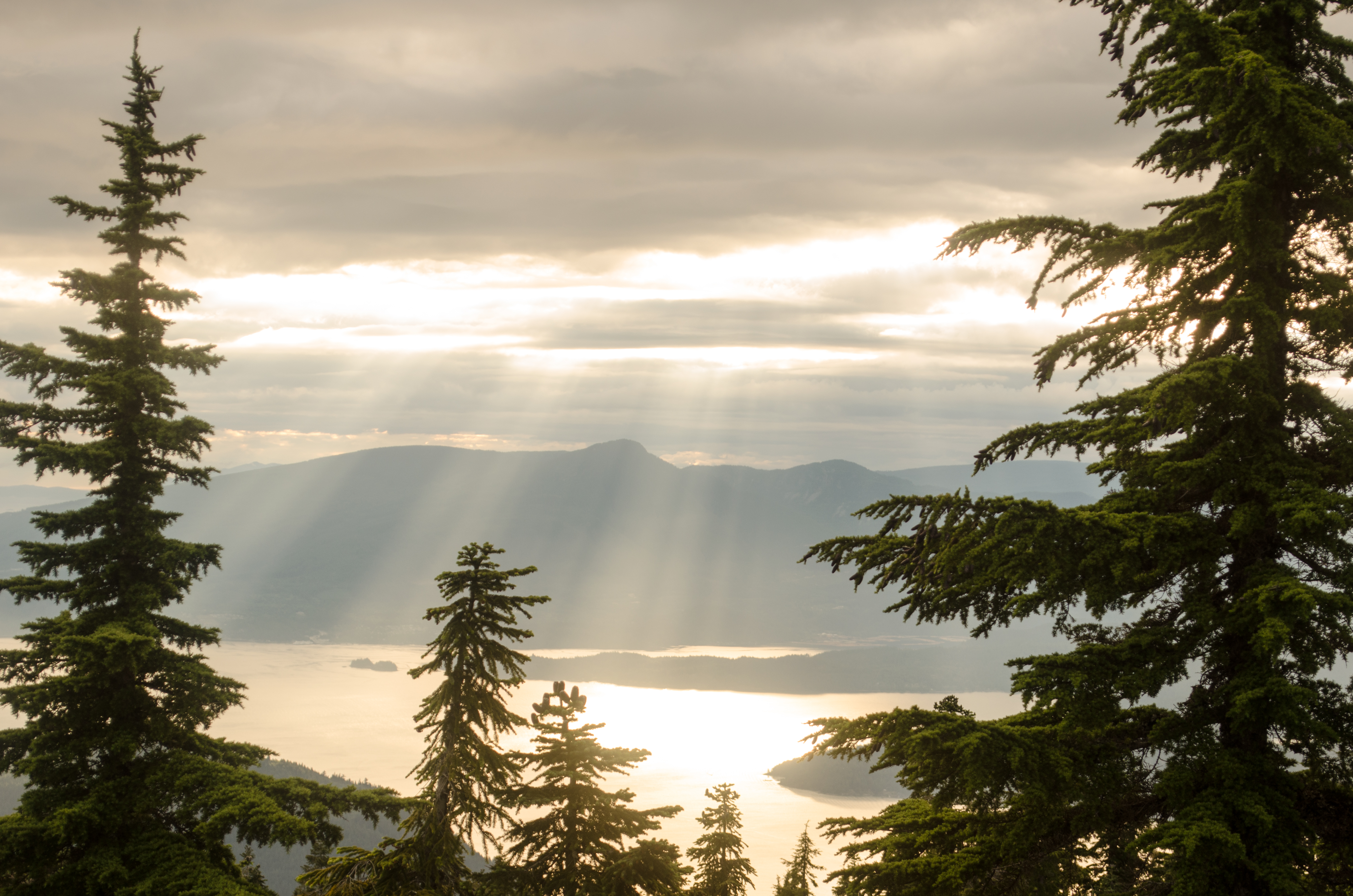 Hike Eagle Bluffs