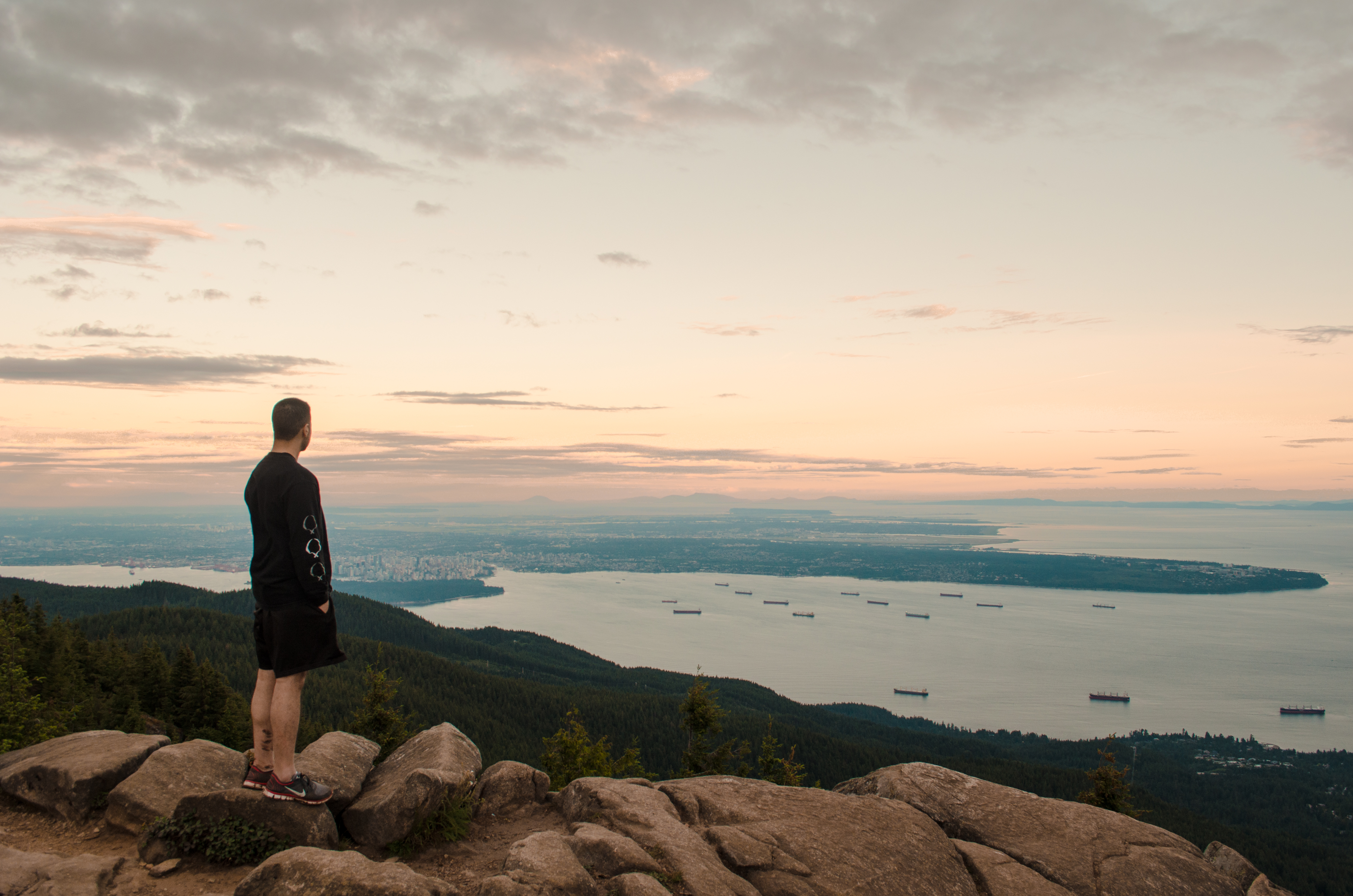 Hike Eagle Bluffs