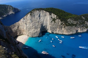 Hike to Shipwreck Beach View Point