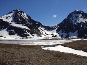 Hike to Rabbit Lake and the Suicide Peaks