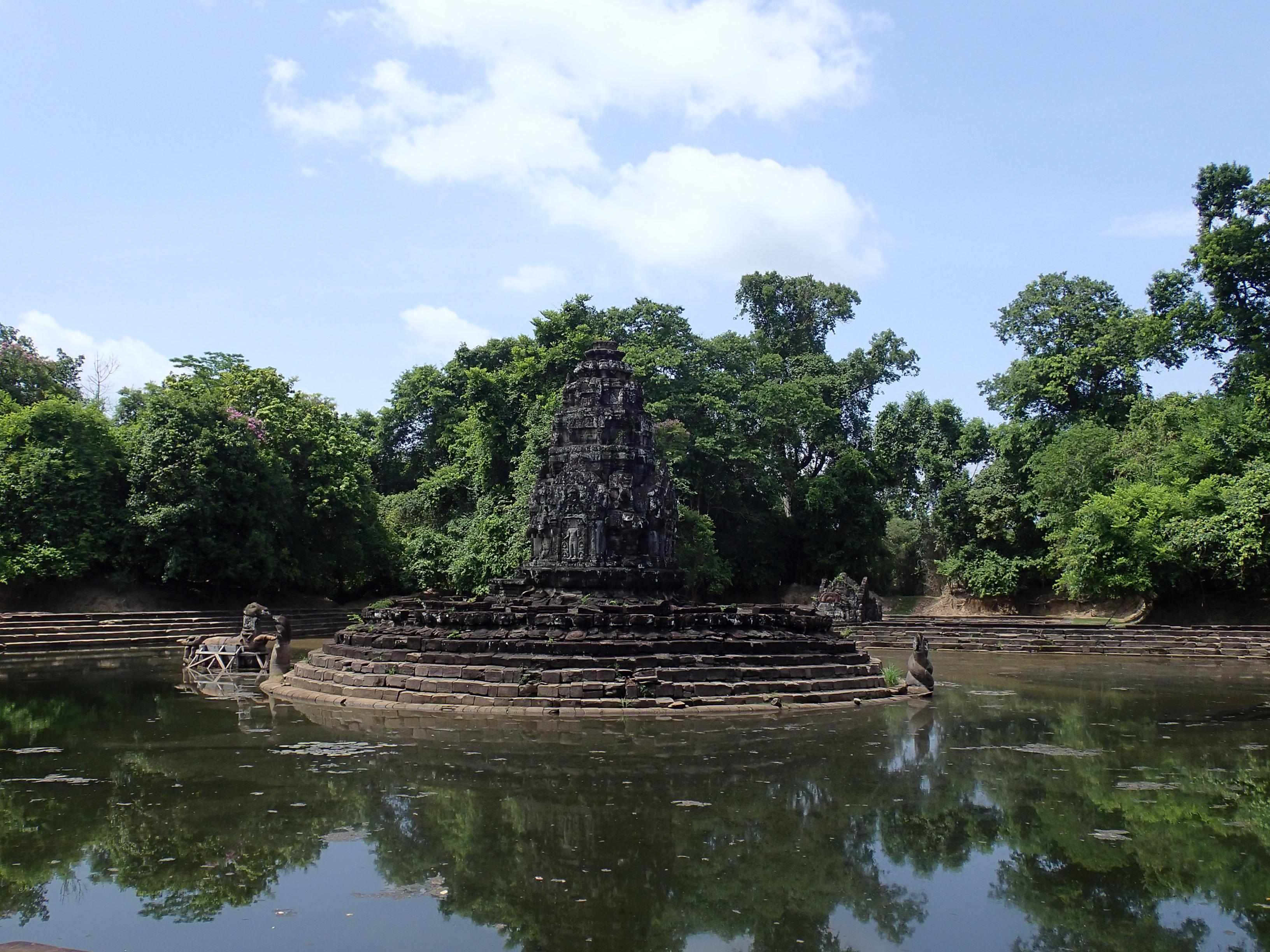 Explore Neak Pean - Ancient Healing Center