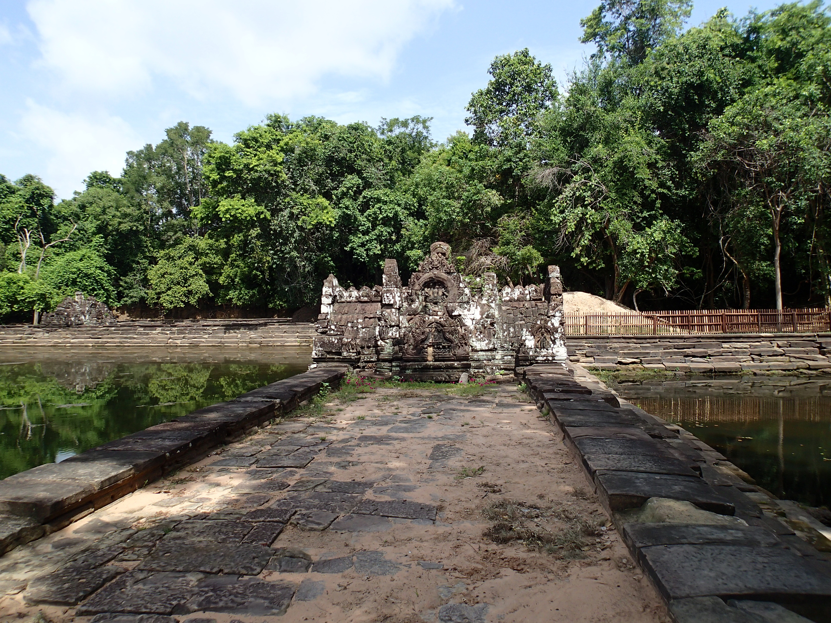 Explore Neak Pean - Ancient Healing Center