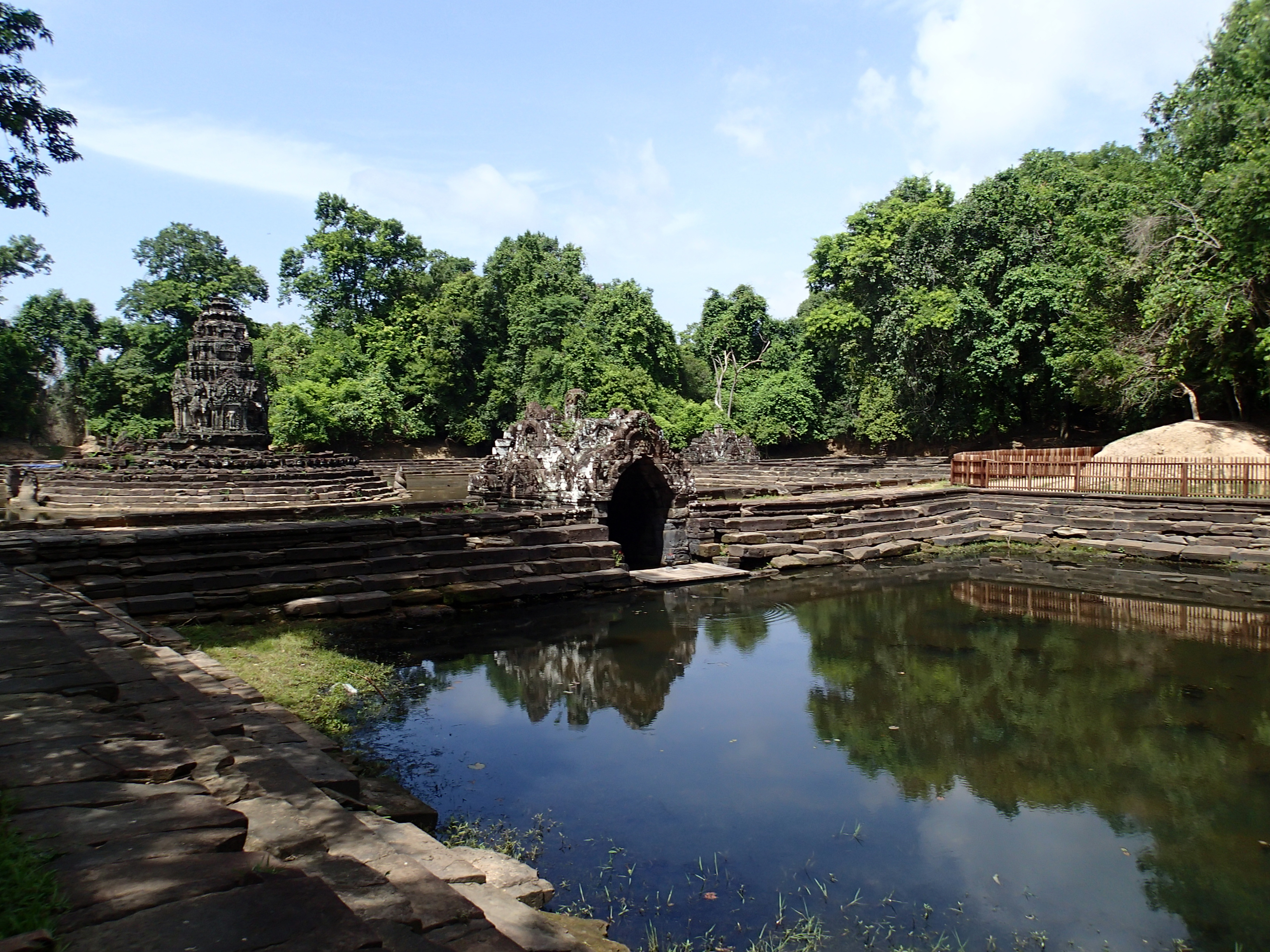 Explore Neak Pean - Ancient Healing Center