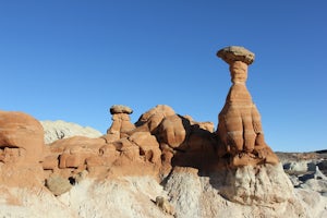 Hike to the Toadstools Hoodoos