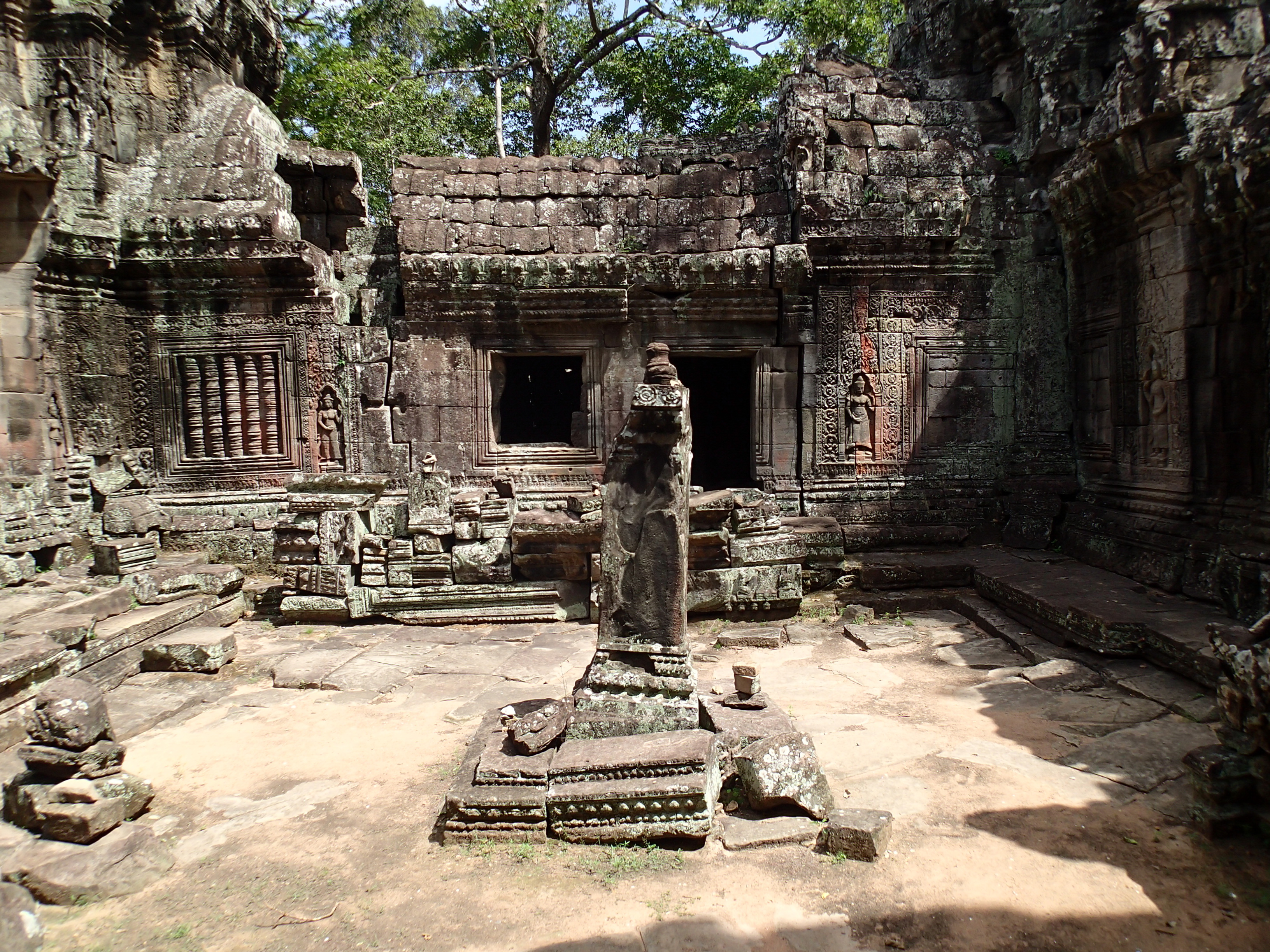 Explore Banteay Kdei Temple