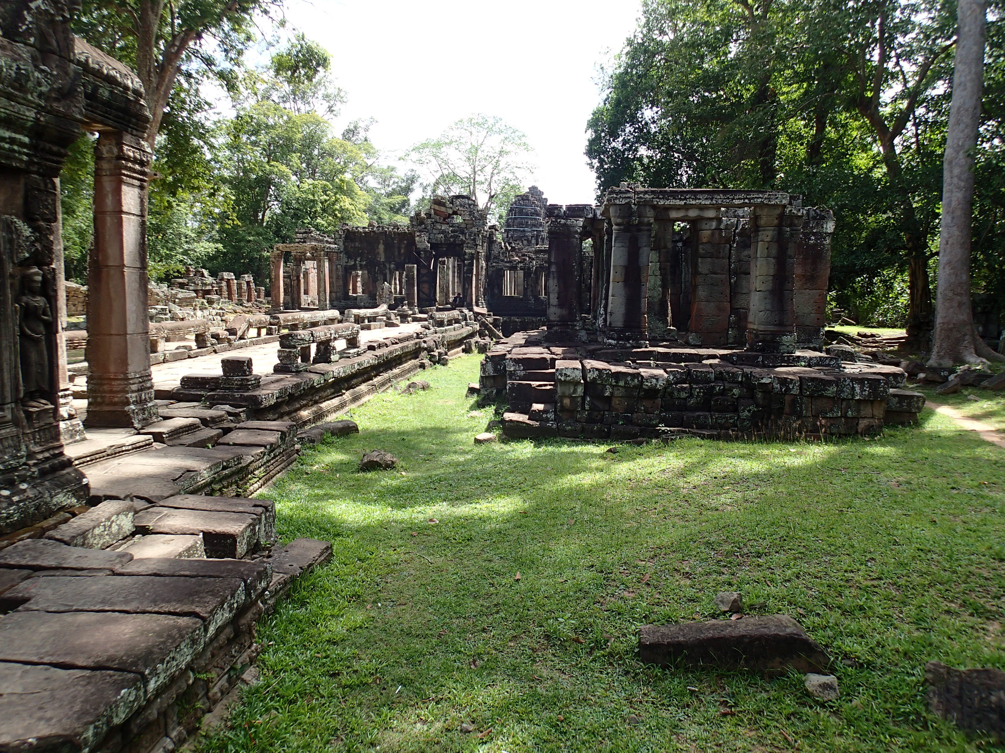 Explore Banteay Kdei Temple