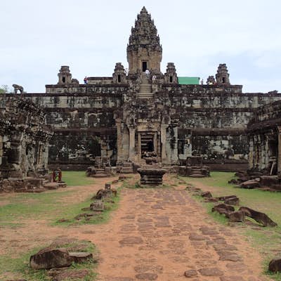Explore Bakong Temple