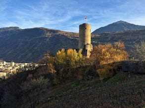 Hike to La Bâtiaz Castle in Martigny