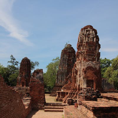Explore Wat Mahathat