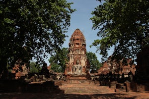 Explore Wat Mahathat