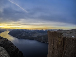 Hike Pulpit Rock (Preikestolen)