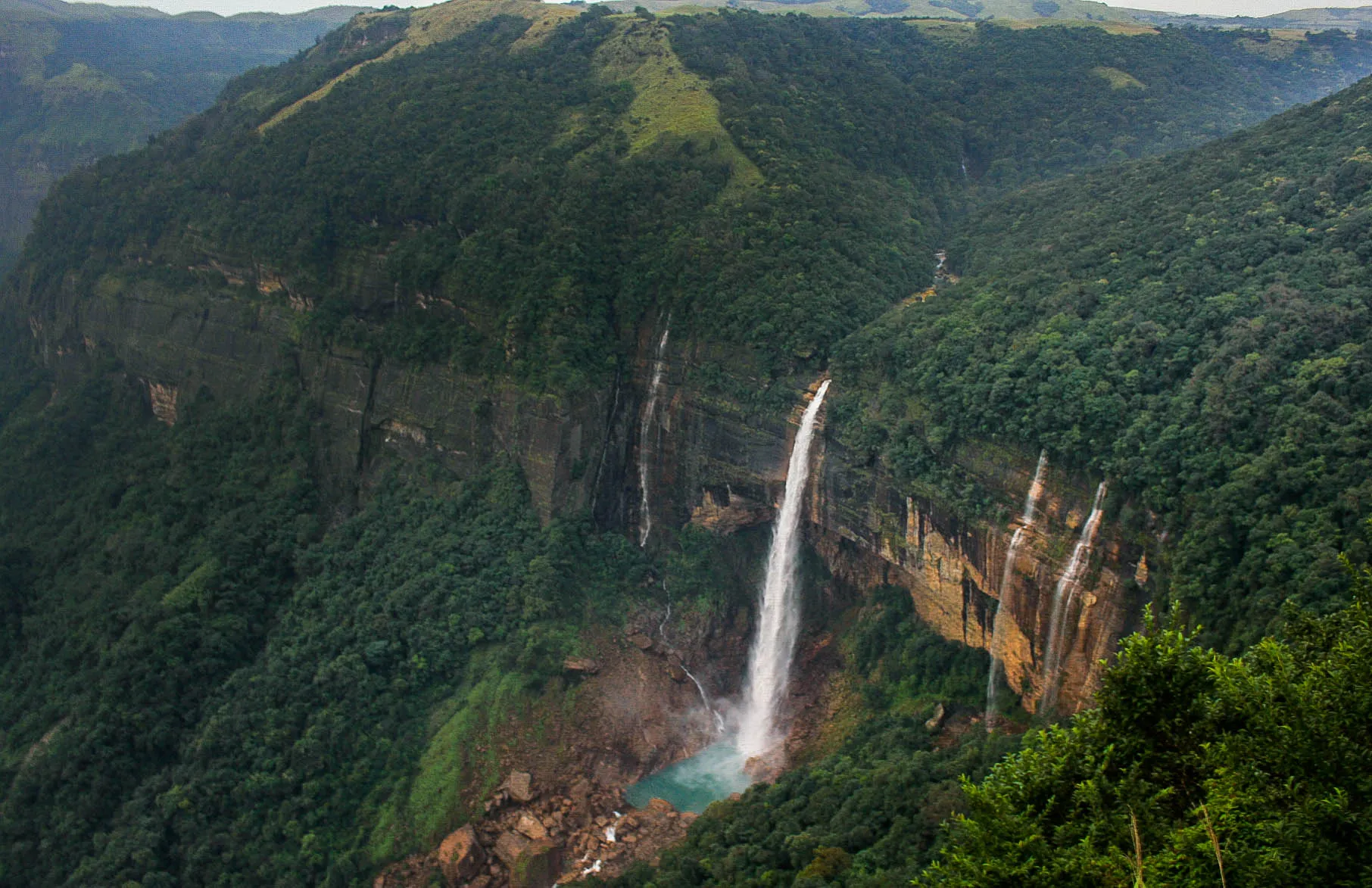 Visit Nokhalikai Falls 