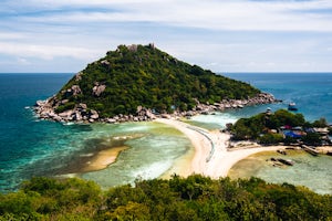 Hike to the Top of Kho Nang Yuan Island