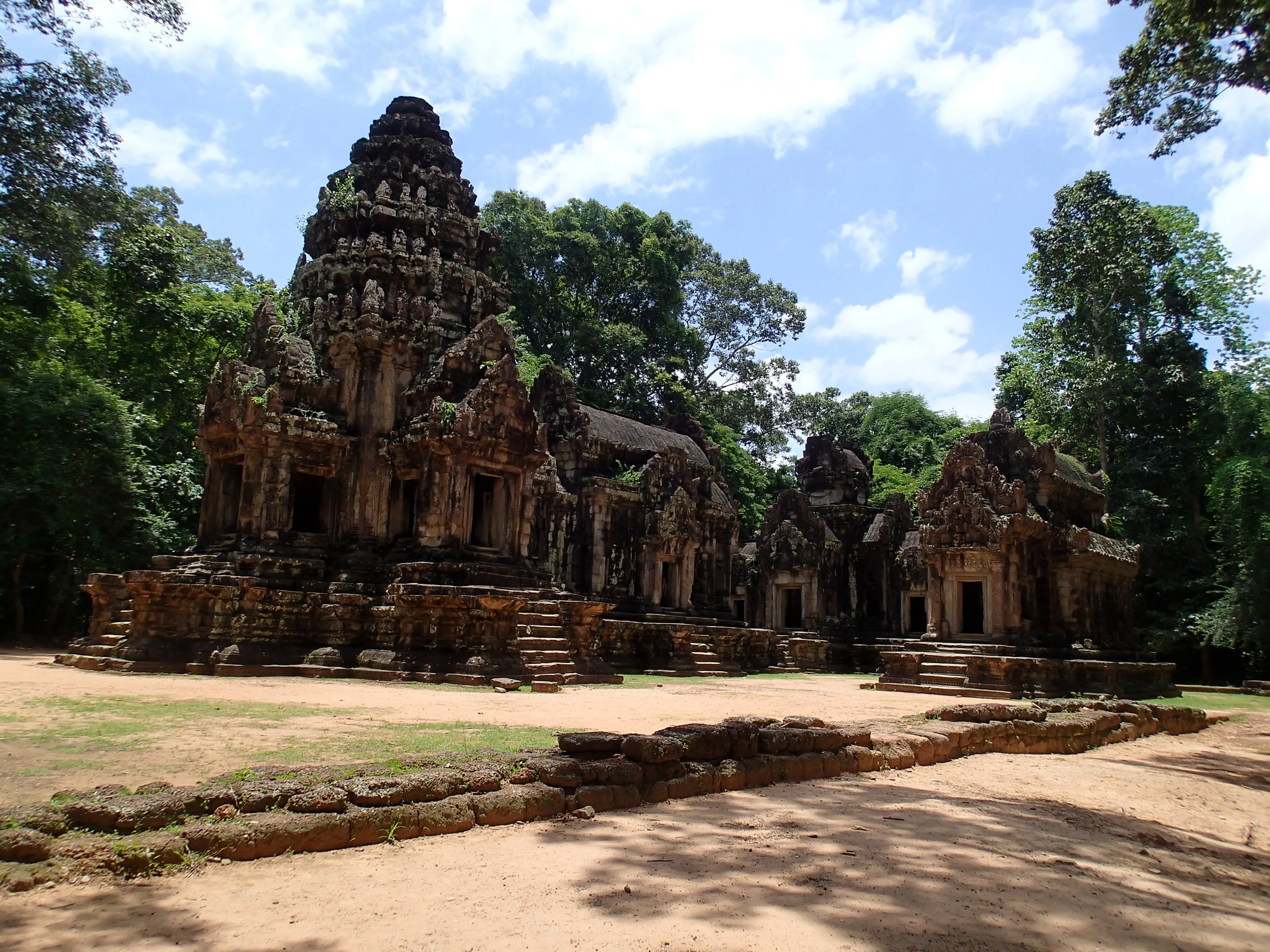 Explore Thommanon Temple
