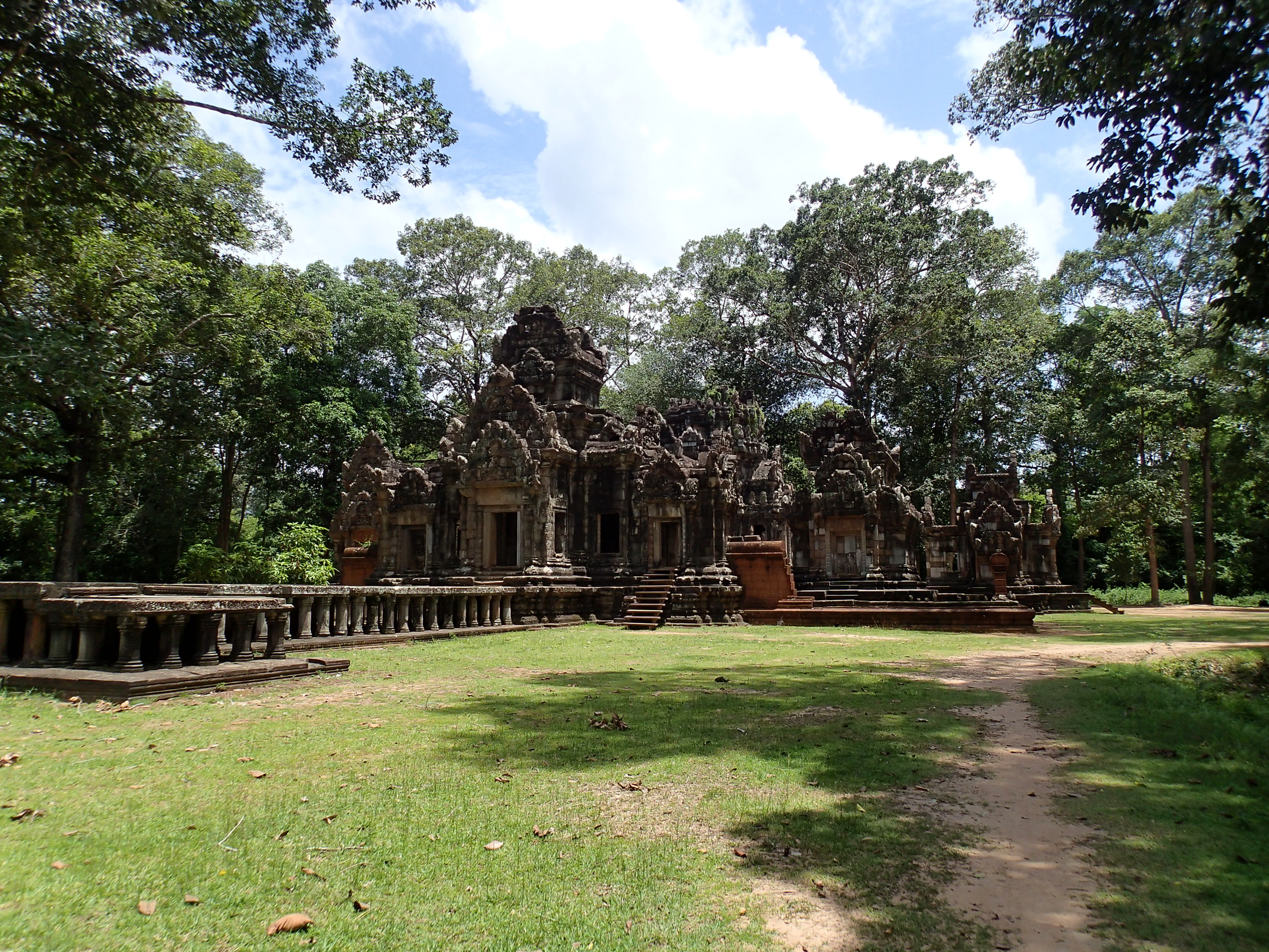 Explore Chau Say Tevoda Temple