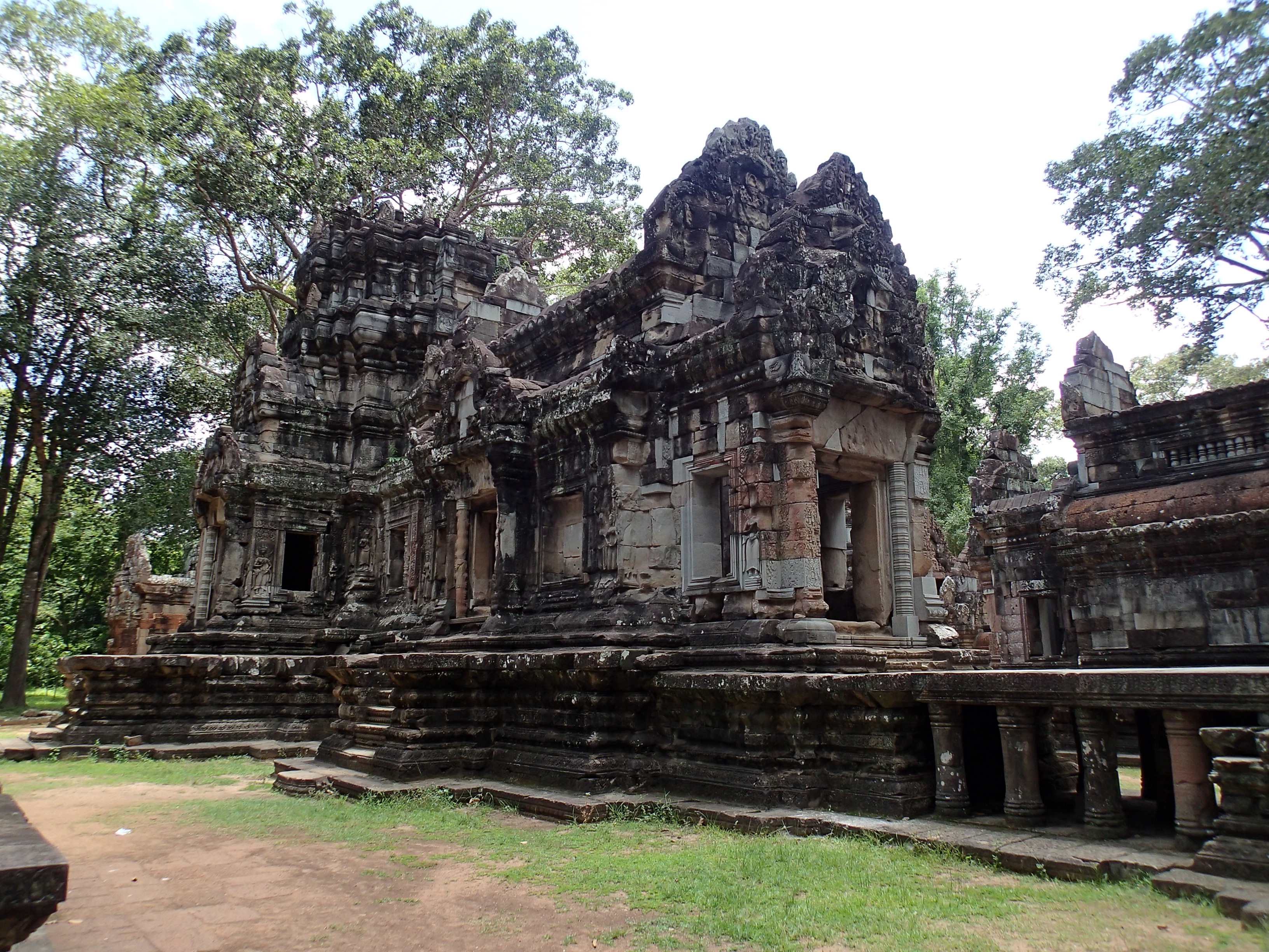 Explore Chau Say Tevoda Temple