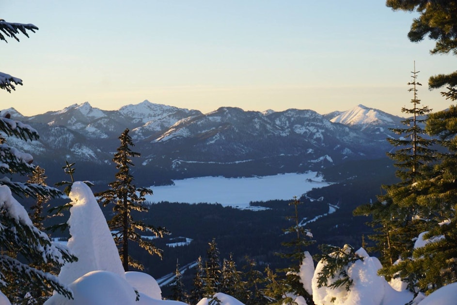 Snowshoe to Amabilis Mountain, Cabin Creek Sno Park