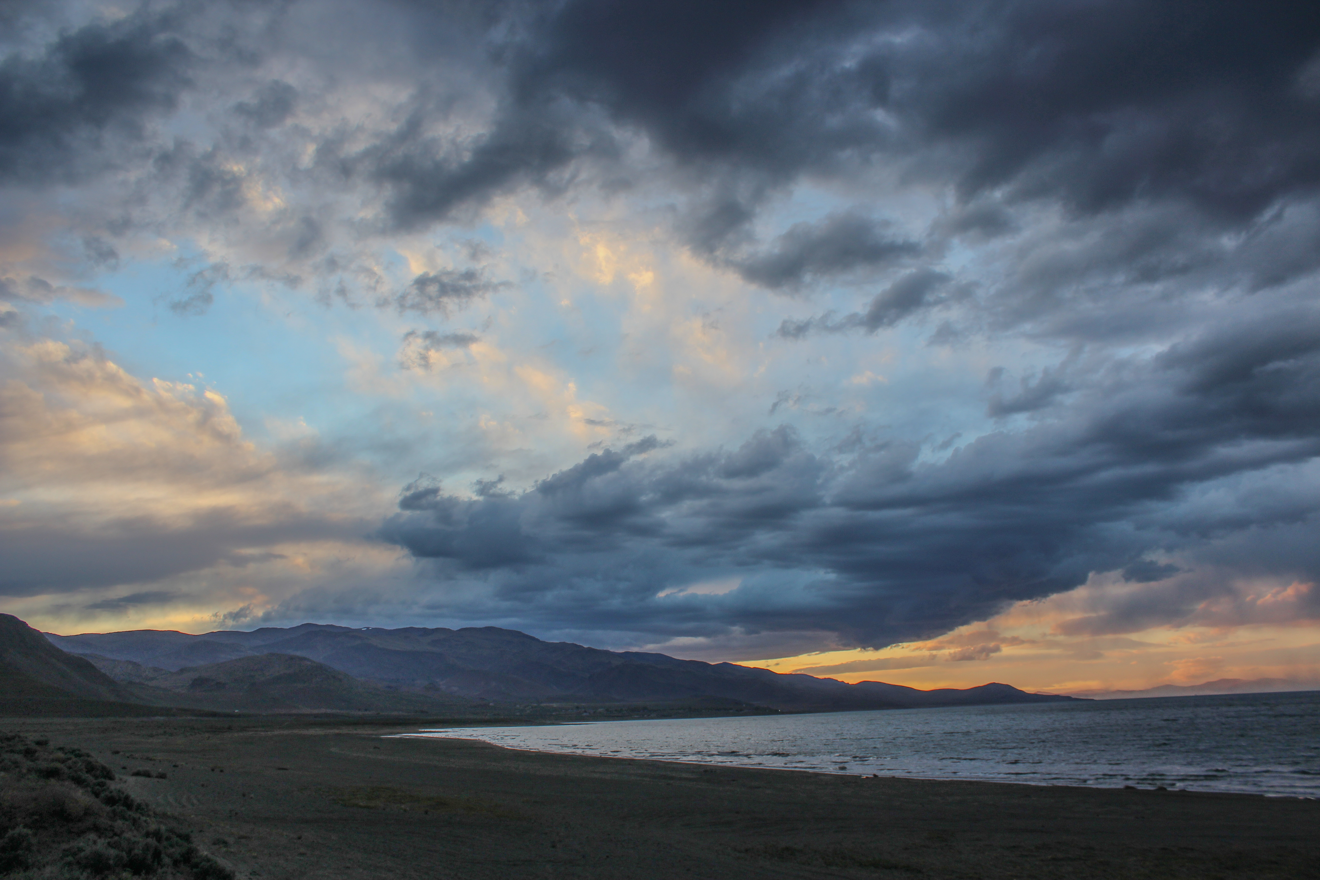 Catch a Sunset at Pyramid Lake